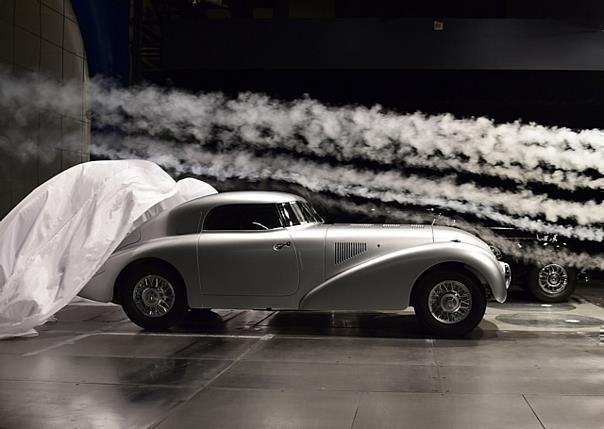 Back to the future – seiner Zeit voraus: Mercedes-Benz 540 K Stromlinienwagen (W 29), 1938. Als Einzelstück gefertigt in der Abteilung Sonderwagenbau im Mercedes-Benz Werk Sindelfingen.